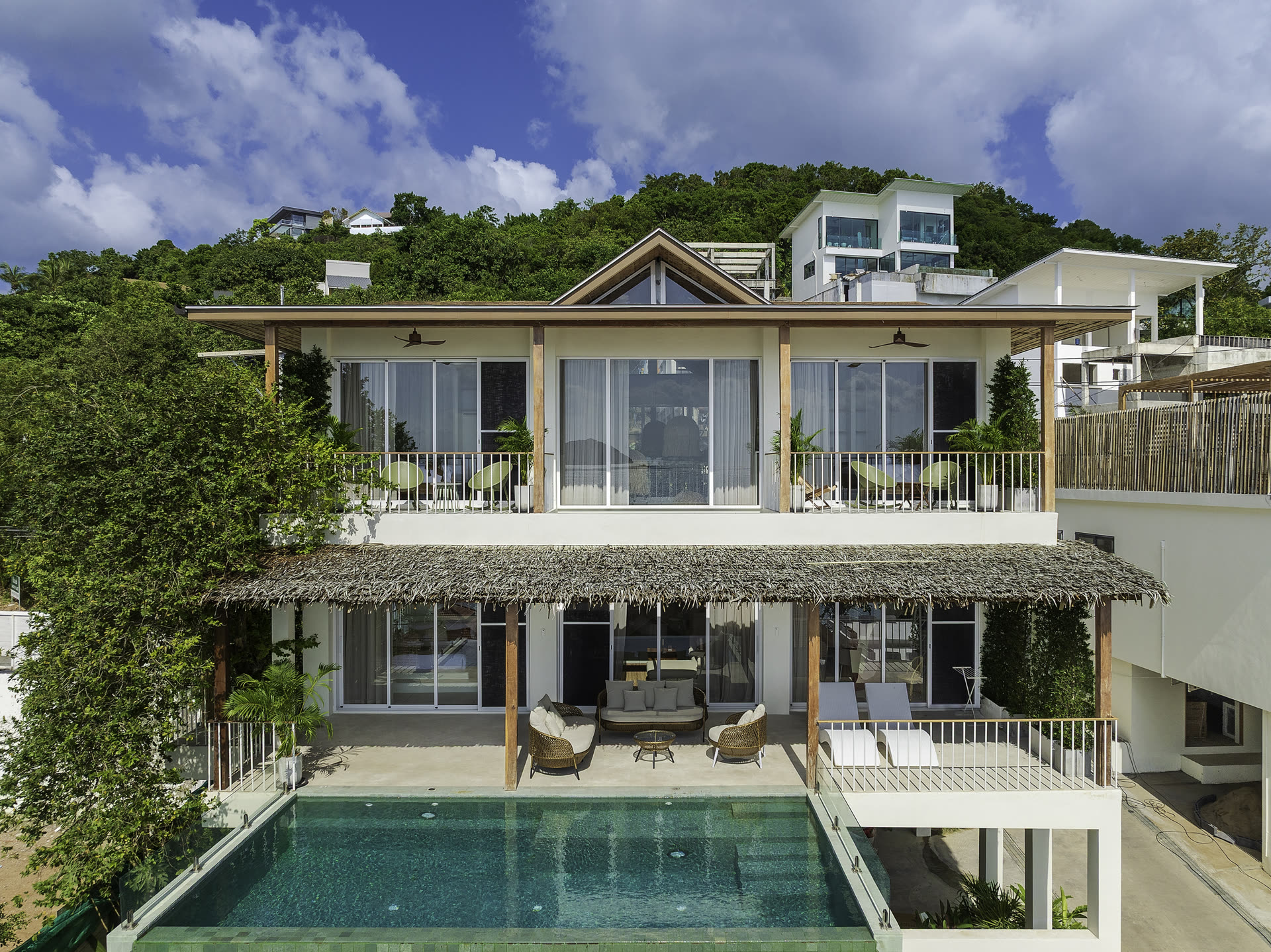 Villa Vista — Elevated views — 75 m from the sand
